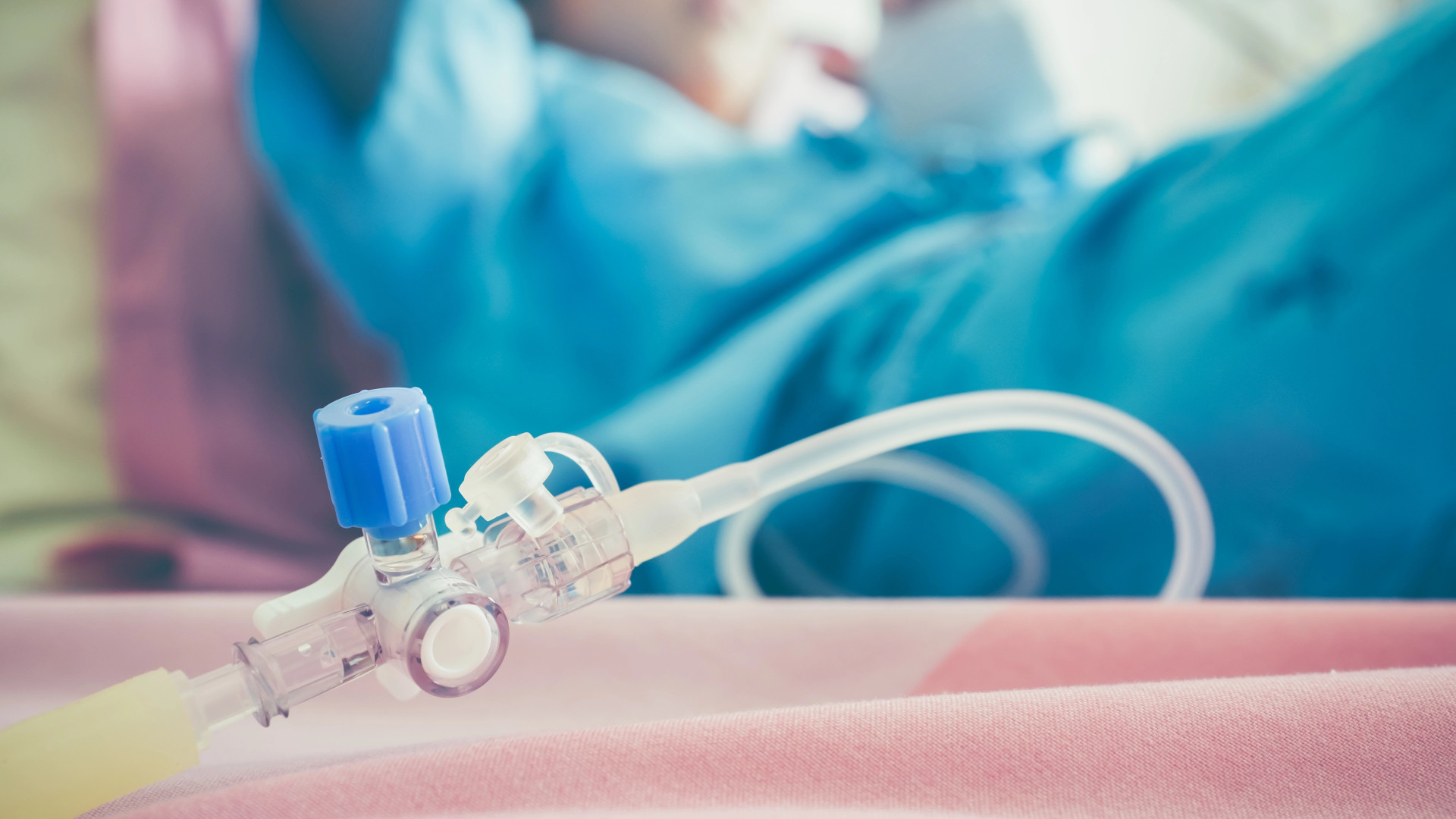 Массовое отравление в школе: что известно о состоянии 460 детей