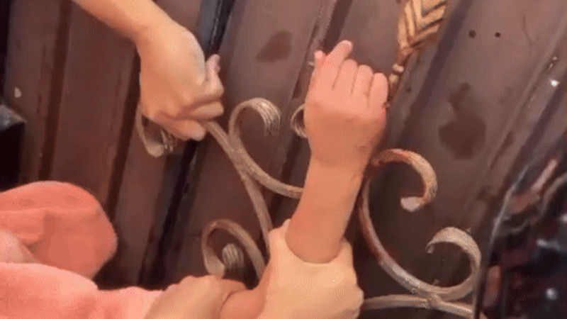 Кадры из видео