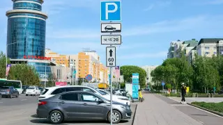 Почасовая или поминутная? Астанчане жалуются на паркинг, который округляет время