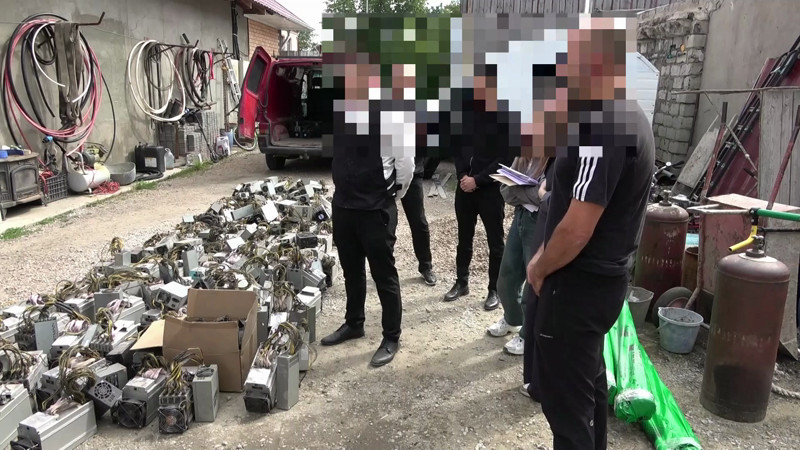 Кадры из видео