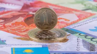 Задолженность в 1 тенге: в Казахстане пересмотрят условия блокировки счетов