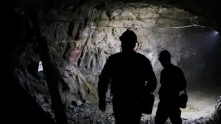 ЧП на юге Казахстана: рабочий остался под завалами горной массы