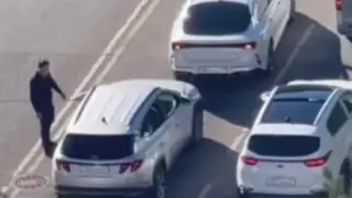 Агрессивный водитель устроил разборки на дороге в Астане