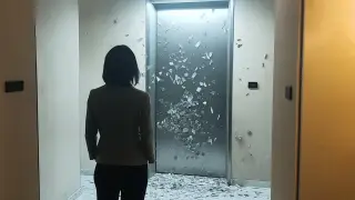 Облицовочная плитка упала на женщину в Астане: пострадавшая госпитализирована