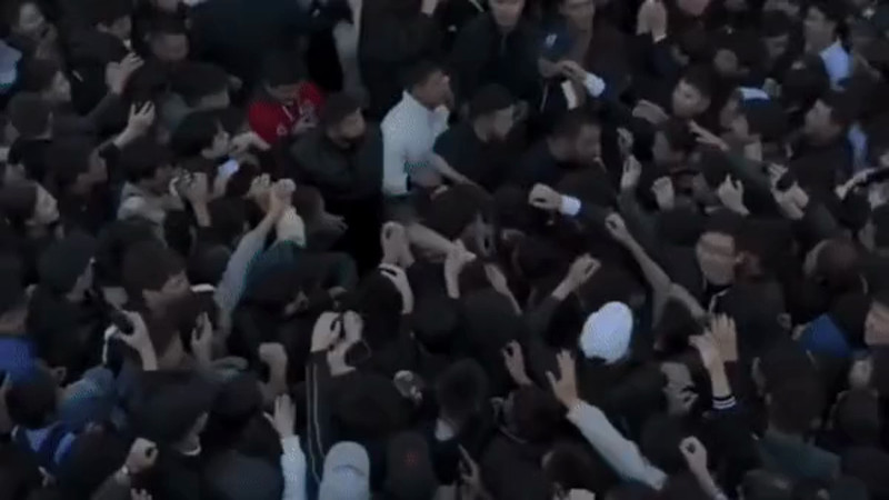 Кадры из видео