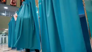 Референдум по АЭС: можно ли входить в кабинку для голосования вдвоем