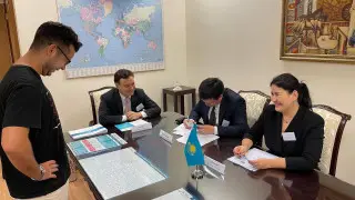 В каких странах голосуют казахстанцы, рассказали в МИД