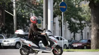 Сколько камер могут фиксировать нарушения мопедистов в Казахстане