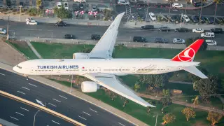 Пилот умер во время полета: самолет совершил экстренную посадку