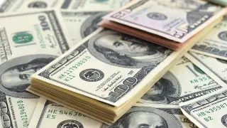 Доллар и евро дешевеют, рубль стабилен в обменниках Казахстана