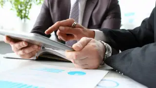 “Поддерживать, а не закрываться“. Токаев обозначил задачу правительства