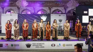 Топ-шахматистки в казахских камзолах: в Шымкенте стартовал женский Гран-при