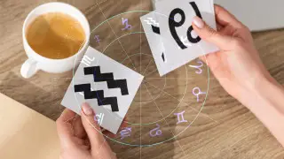 Гороскоп на сегодня: кого ждут приключения, а кому звезды подарят прибыль