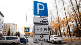Ввести бесплатные полчаса на парковках в Казахстане предложил депутат