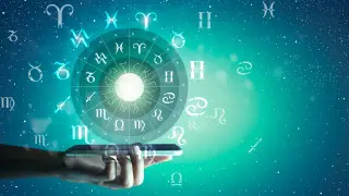 Гороскоп на 10 ноября: кому не стоит совершать покупки, а кому выпадает дальняя дорога