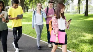 Разумное использование социальных сетей снижает стресс у подростков - исследование