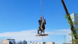 В Астане демонтировали памятник Кенесары хану: как это было