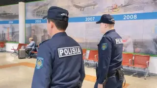 “Материлась и не реагировала на замечания“. Пассажирку сняли с авиарейса Актобе - Алматы