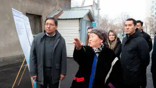 Аким Алматы Ерболат Досаев ознакомился с ходом строительства канализационных сетей в Алмалинском районе