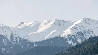 “Страдал от холода, голода“: подросток застрял в горах Заилийского Алатау
