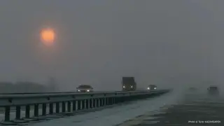 Сильный ветер и туман: движение ограничили на одной из трасс в Казахстане