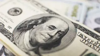 Доллар достиг 503 тенге в обменниках