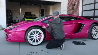 Блогер тюнинговал Lamborghini для развозки пиццы