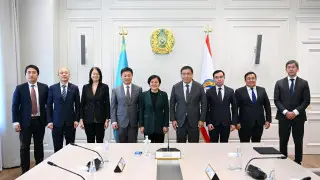 Аким Алматы встретился с руководством Эксимбанка Китая