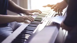 Скандал с KazAK: что это за организация и кто ей руководит