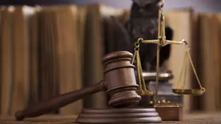 Казахстанцу дали 15 суток за нецензурную брань в отделении полиции