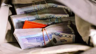 Чиновник собрал с директоров школ 18 миллионов тенге “для проверки“