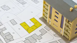 Гражданина Великобритании и его супругу обманули на полмиллиарда в Алматы