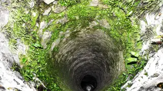 “Приняли за призрака“: турист едва не погиб в колодце из-за местных суеверий