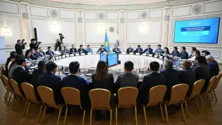 В Алматы принимаются системные меры по благоустройству и озеленению - Ерболат Досаев