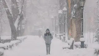 Штормовое предупреждение объявлено почти по всему Казахстану