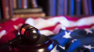 Суд отказался отменить обвинительный вердикт присяжных против Трампа