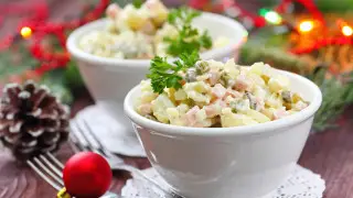 Оливье по-новому: рецепты, которые точно удивят ваших гостей