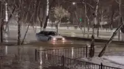 Водитель легковушки устроил потоп в центре Павлодара