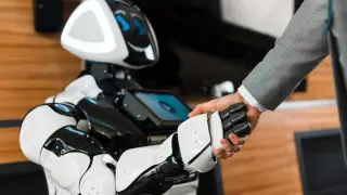 Илон Маск предсказал, что ИИ превзойдет коллективный человеческий разум уже к 2030 году