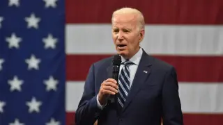 Байден поручил Пентагону ускорить поставку вооружений Украине