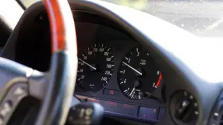 Начал “стучать“ руль: в чем причины и как исправить