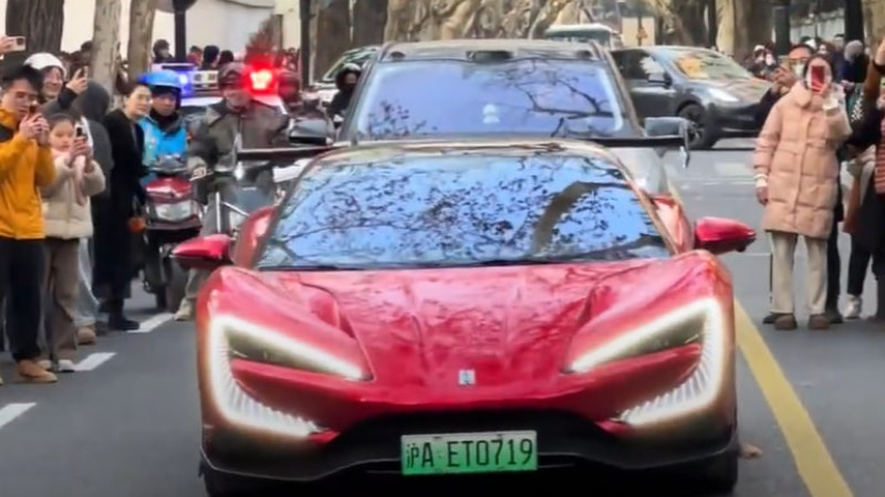 Кадры из видео