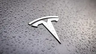 Tesla впервые за 22 года обошла по продажам Audi
