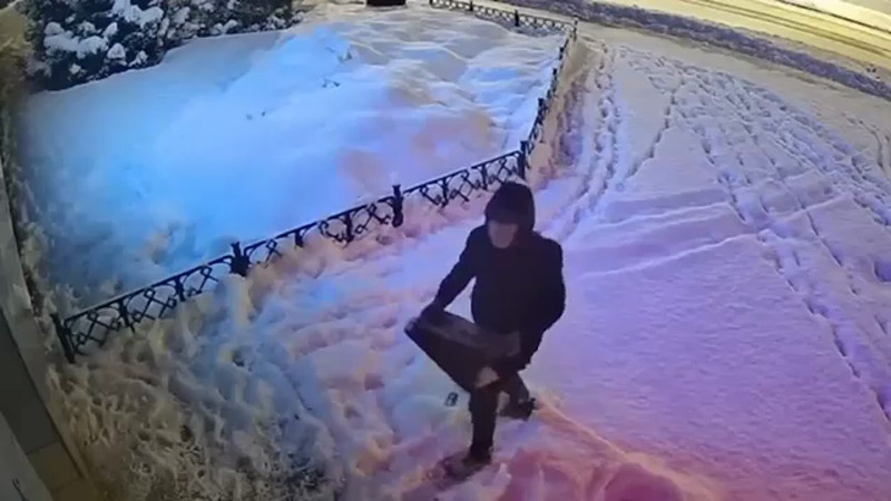 Кадры из видео