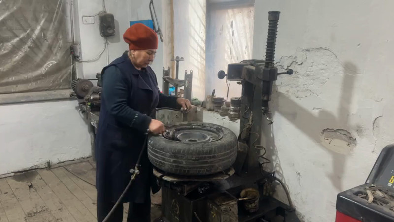 Кадры из видео