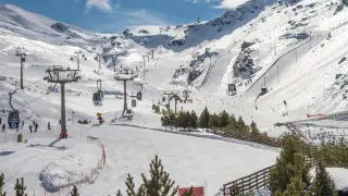 ЧП на горнолыжном курорте в Испании: 30 человек получили ранения