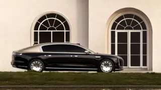 Появились фотографии самого большого электроседана в Китае