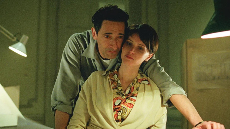 Кадр из фильма “Бруталист“