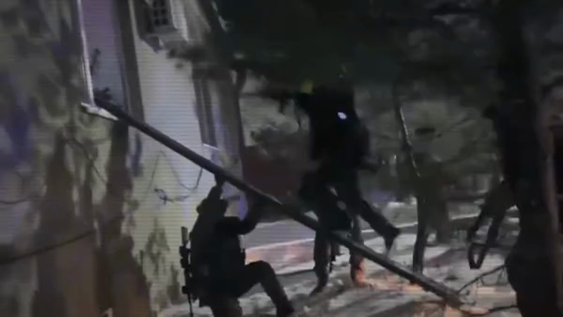 Кадры из видео