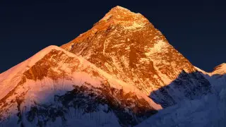 Почти 8 миллионов тенге: восхождение на Эверест станет дороже